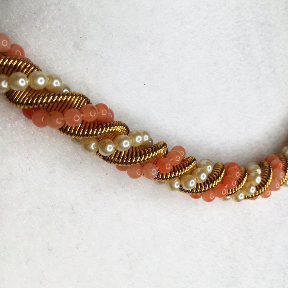 Vtg 80s Twisted Bead Rope Necklace & Earrings Set Gold-Tone, Faux Coral & Pearls - Picture 9 of 16